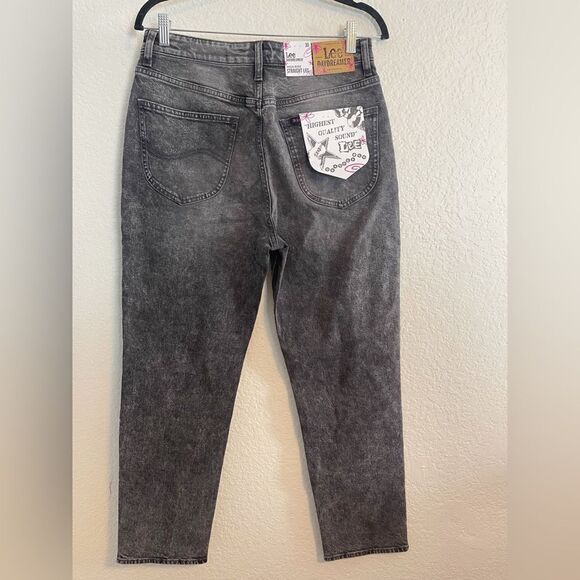 Lee x Daydreamer Women's High Rise 90’s Straight leg Jeans in washed black. 30 - Picture 5 of 11